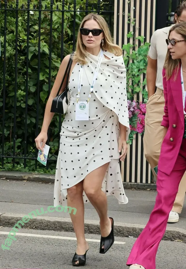 Margot Robbie nude photo #3049 (margotrobbie / margotrobbieofficial)