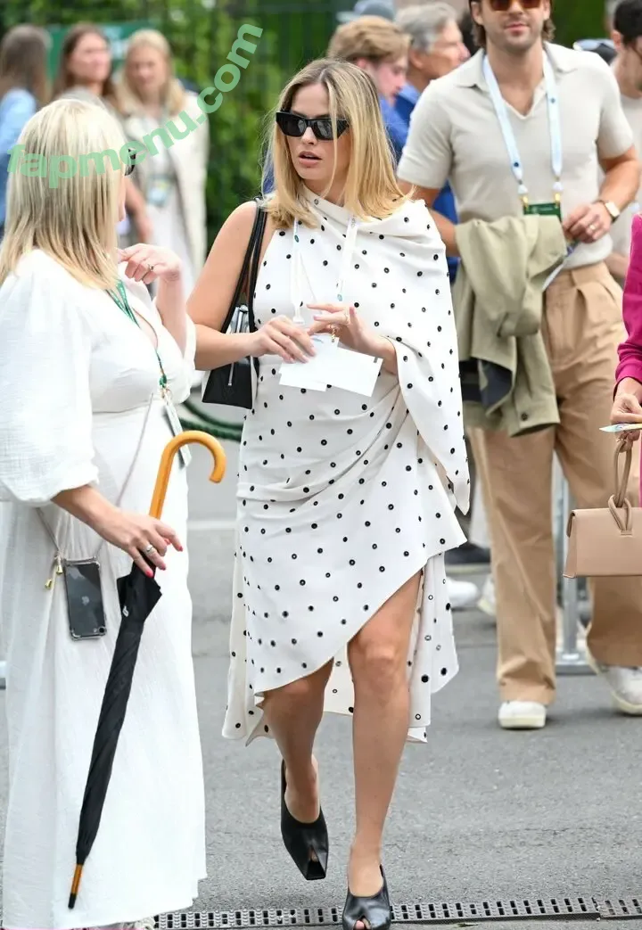 Margot Robbie nude photo #3052 (margotrobbie / margotrobbieofficial)