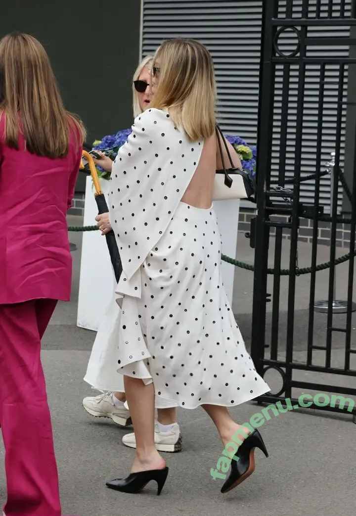 Margot Robbie nude photo #3054 (margotrobbie / margotrobbieofficial)