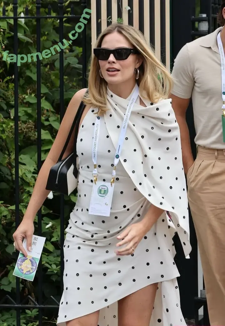 Margot Robbie nude photo #3060 (margotrobbie / margotrobbieofficial)