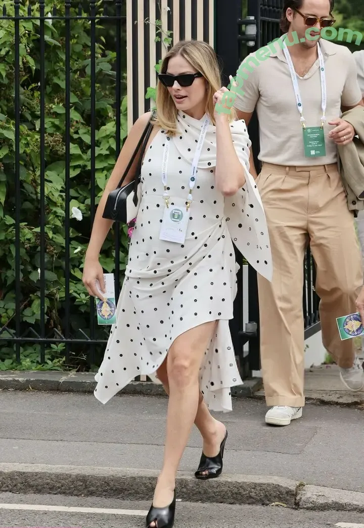 Margot Robbie nude photo #3061 (margotrobbie / margotrobbieofficial)