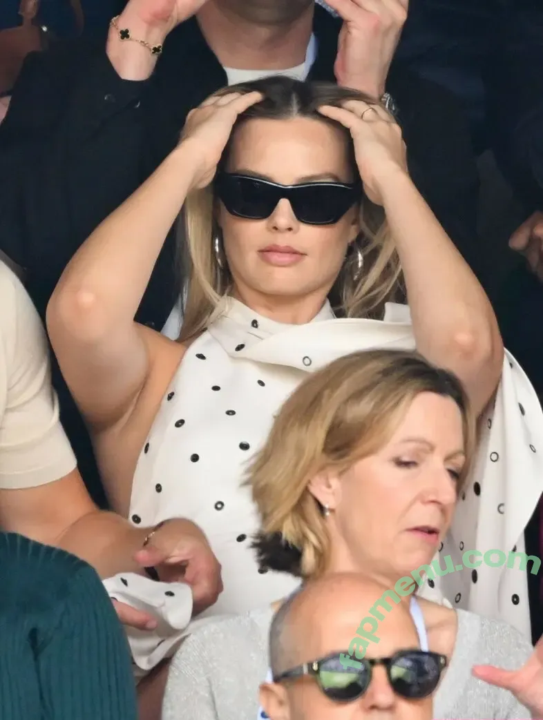 Margot Robbie nude photo #3069 (margotrobbie / margotrobbieofficial)