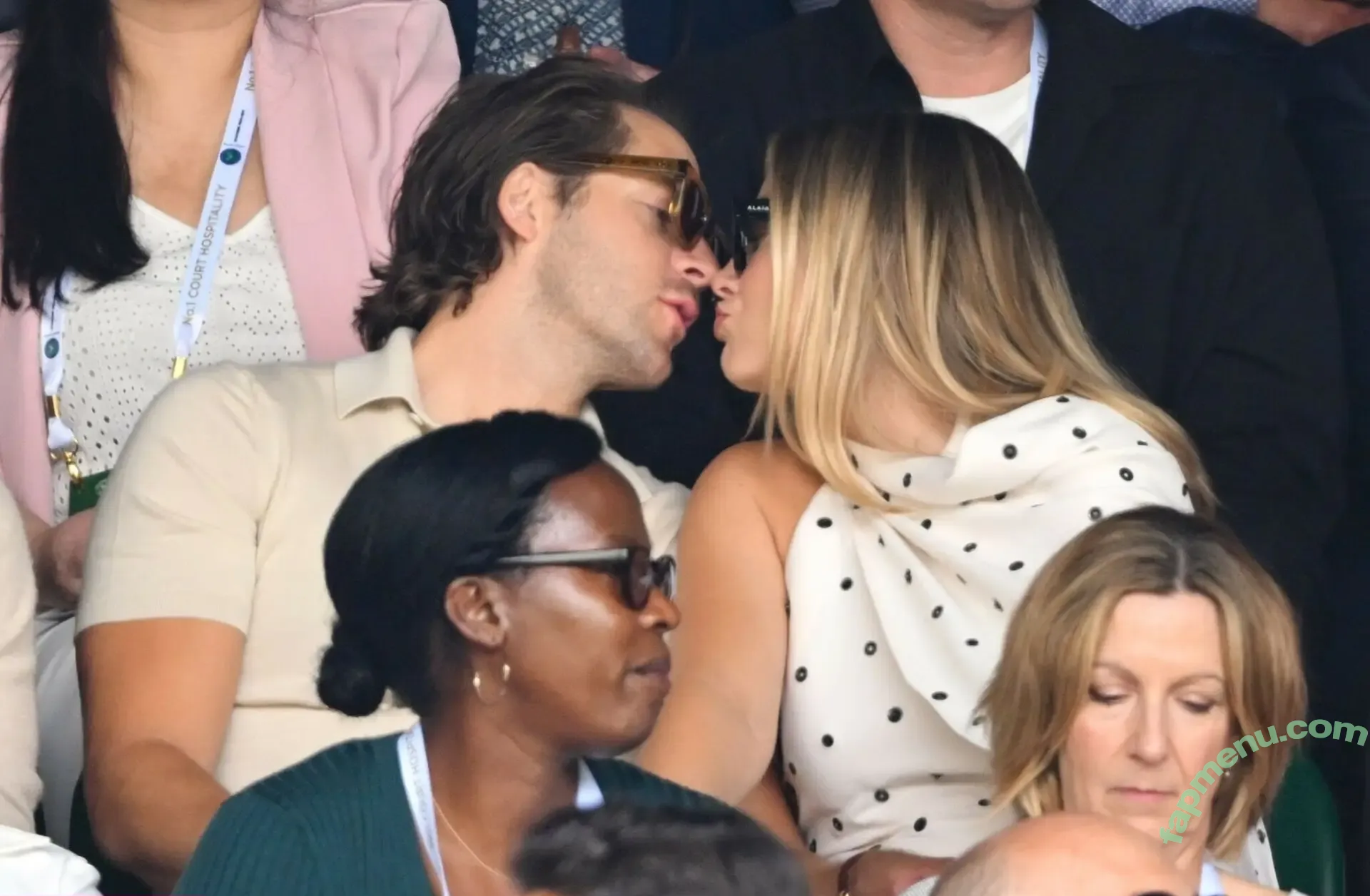 Margot Robbie nude photo #3071 (margotrobbie / margotrobbieofficial)