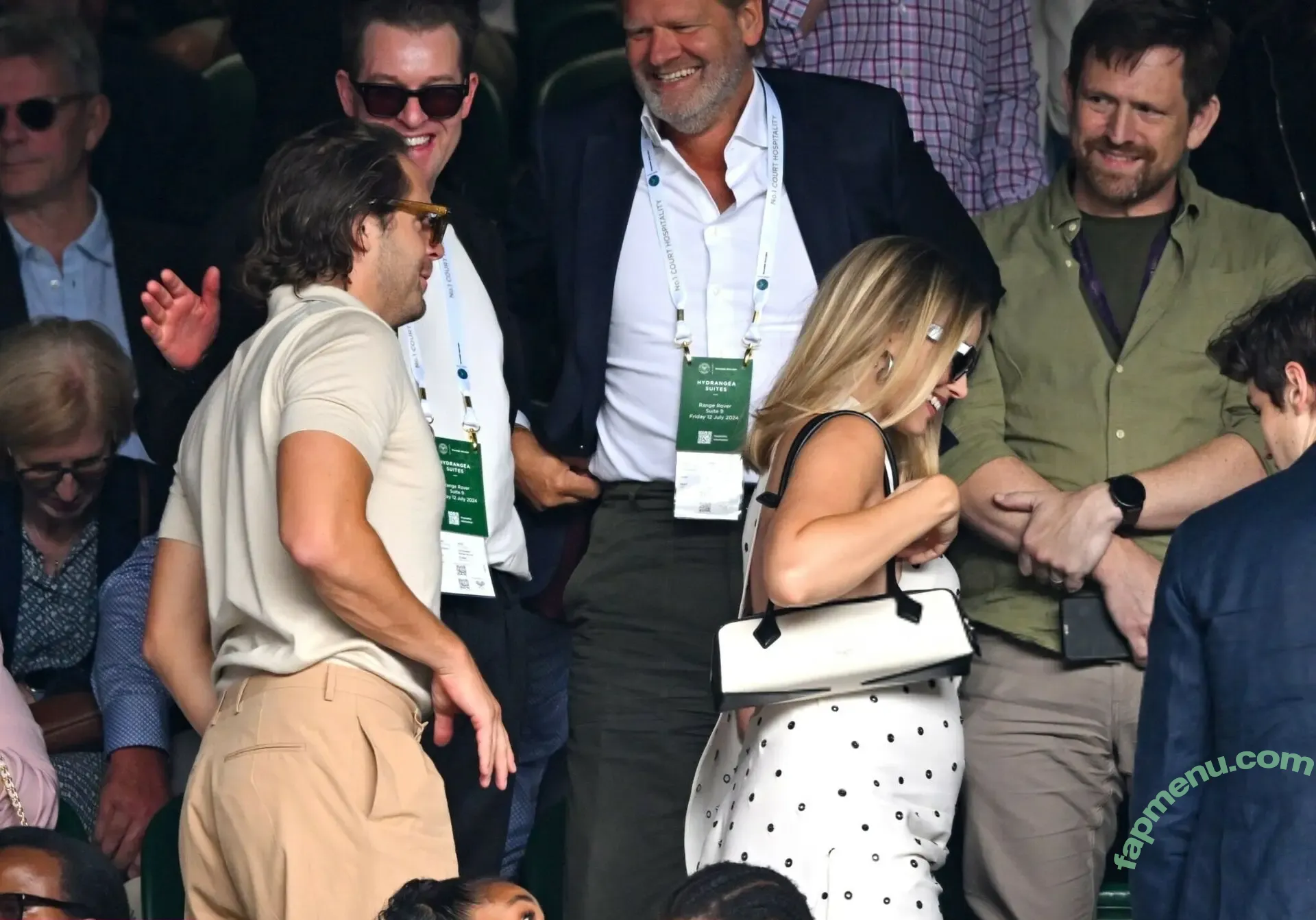 Margot Robbie nude photo #3076 (margotrobbie / margotrobbieofficial)