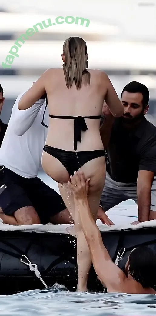 Margot Robbie nude photo #3100 (margotrobbie / margotrobbieofficial)