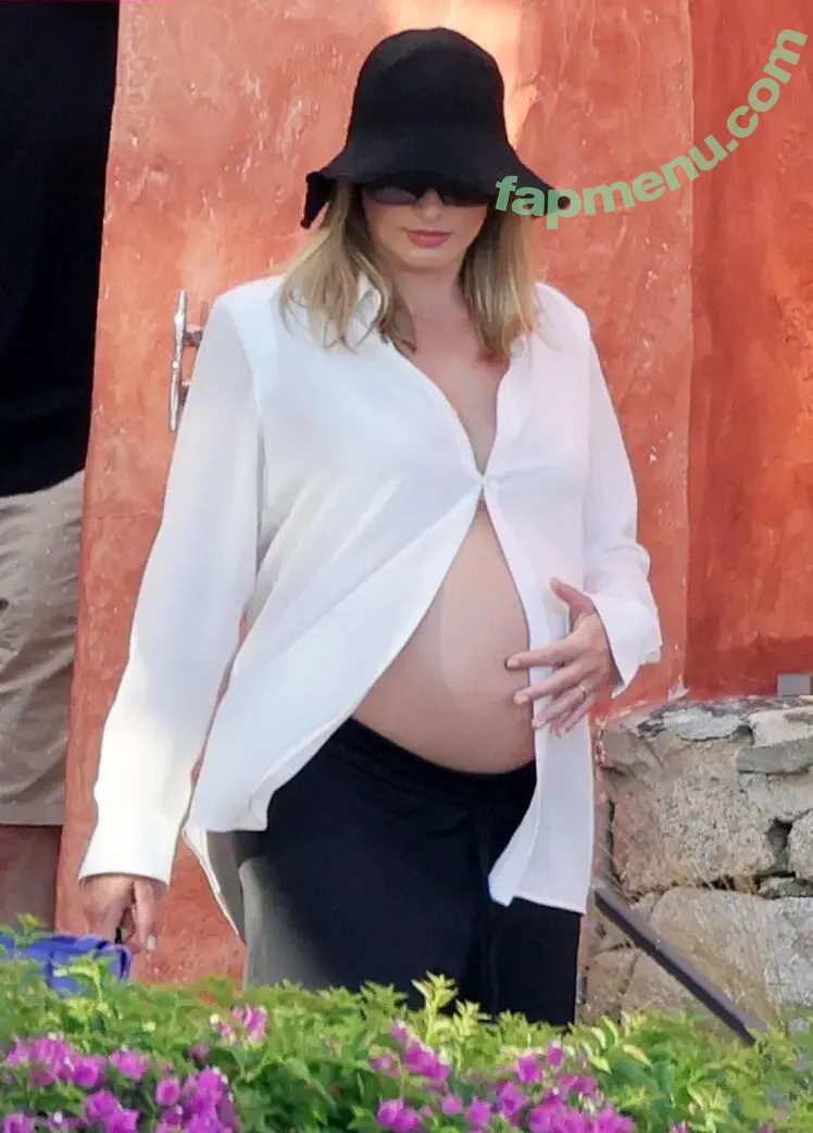 Margot Robbie nude photo #3132 (margotrobbie / margotrobbieofficial)