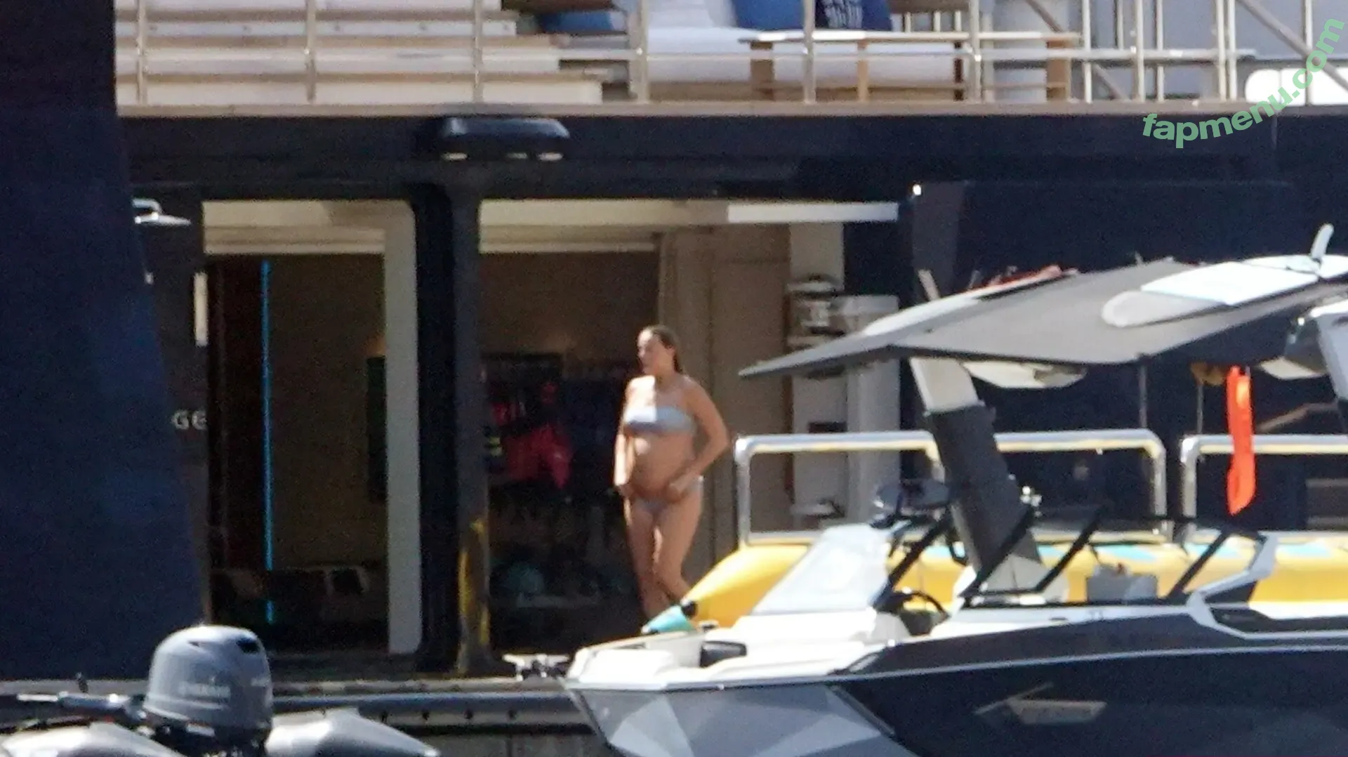 Margot Robbie nude photo #3135 (margotrobbie / margotrobbieofficial)