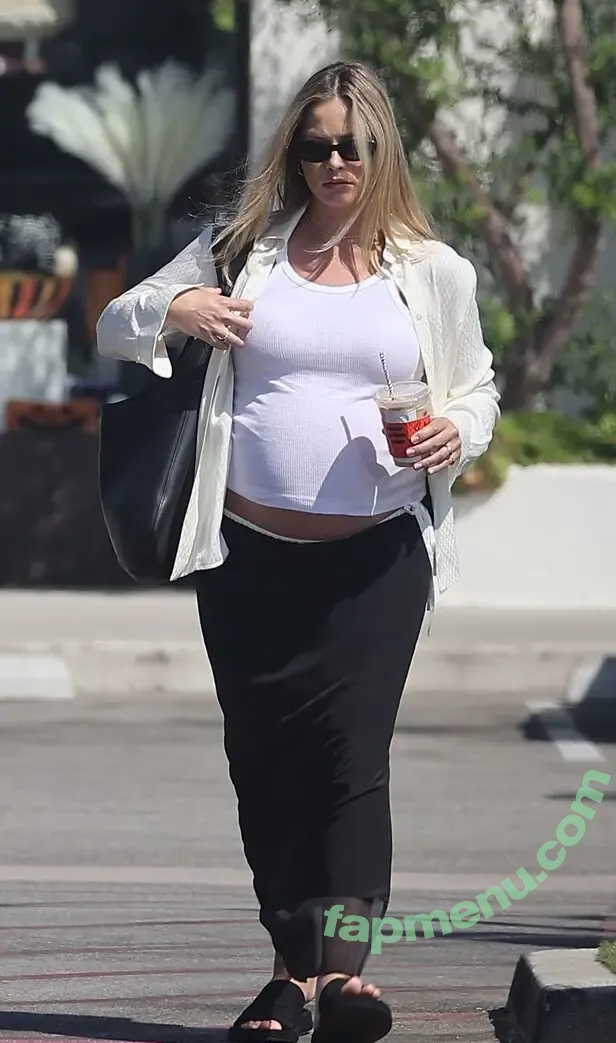 Margot Robbie nude photo #3190 (margotrobbie / margotrobbieofficial)