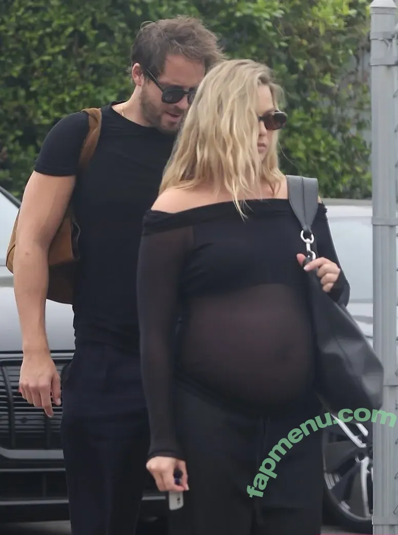 Margot Robbie nude photo #3198 (margotrobbie / margotrobbieofficial)