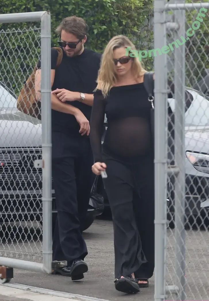 Margot Robbie nude photo #3199 (margotrobbie / margotrobbieofficial)