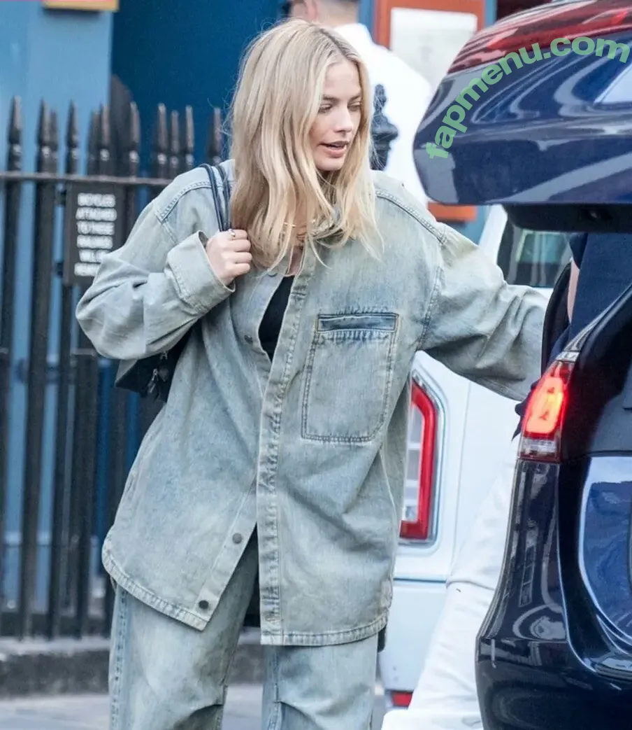 Margot Robbie nude photo #3474 (margotrobbie / margotrobbieofficial)