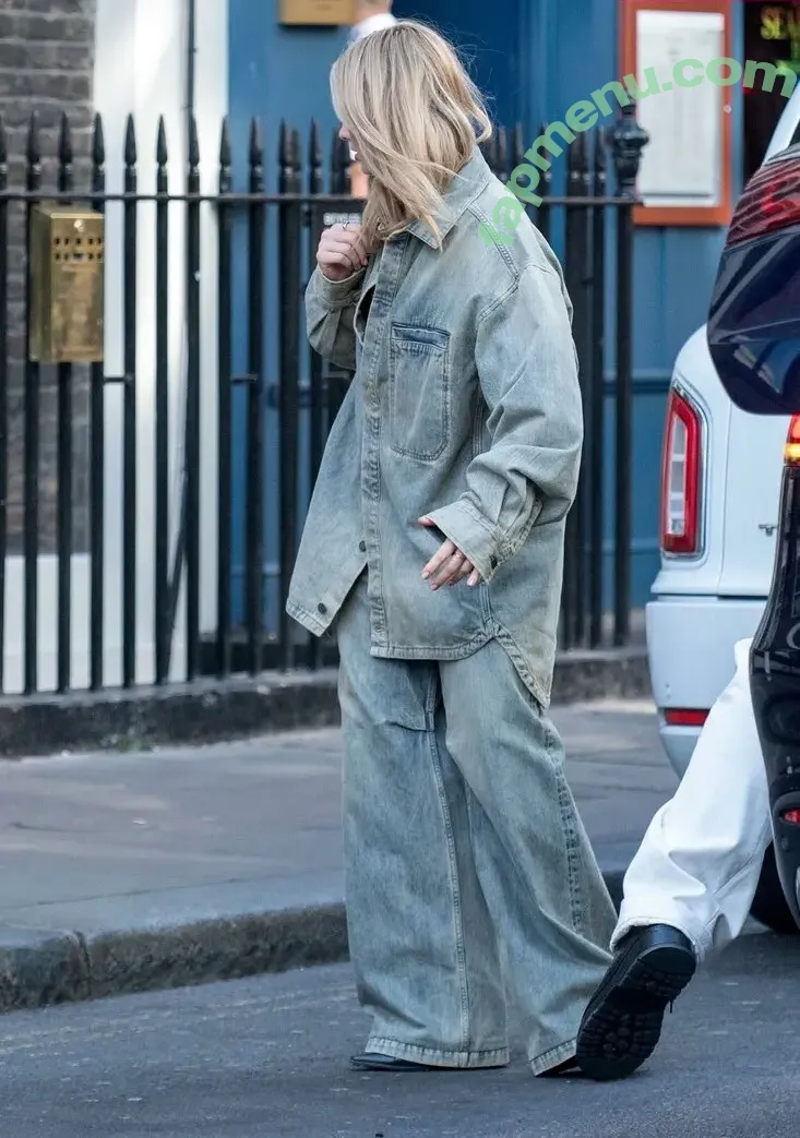 Margot Robbie nude photo #3478 (margotrobbie / margotrobbieofficial)