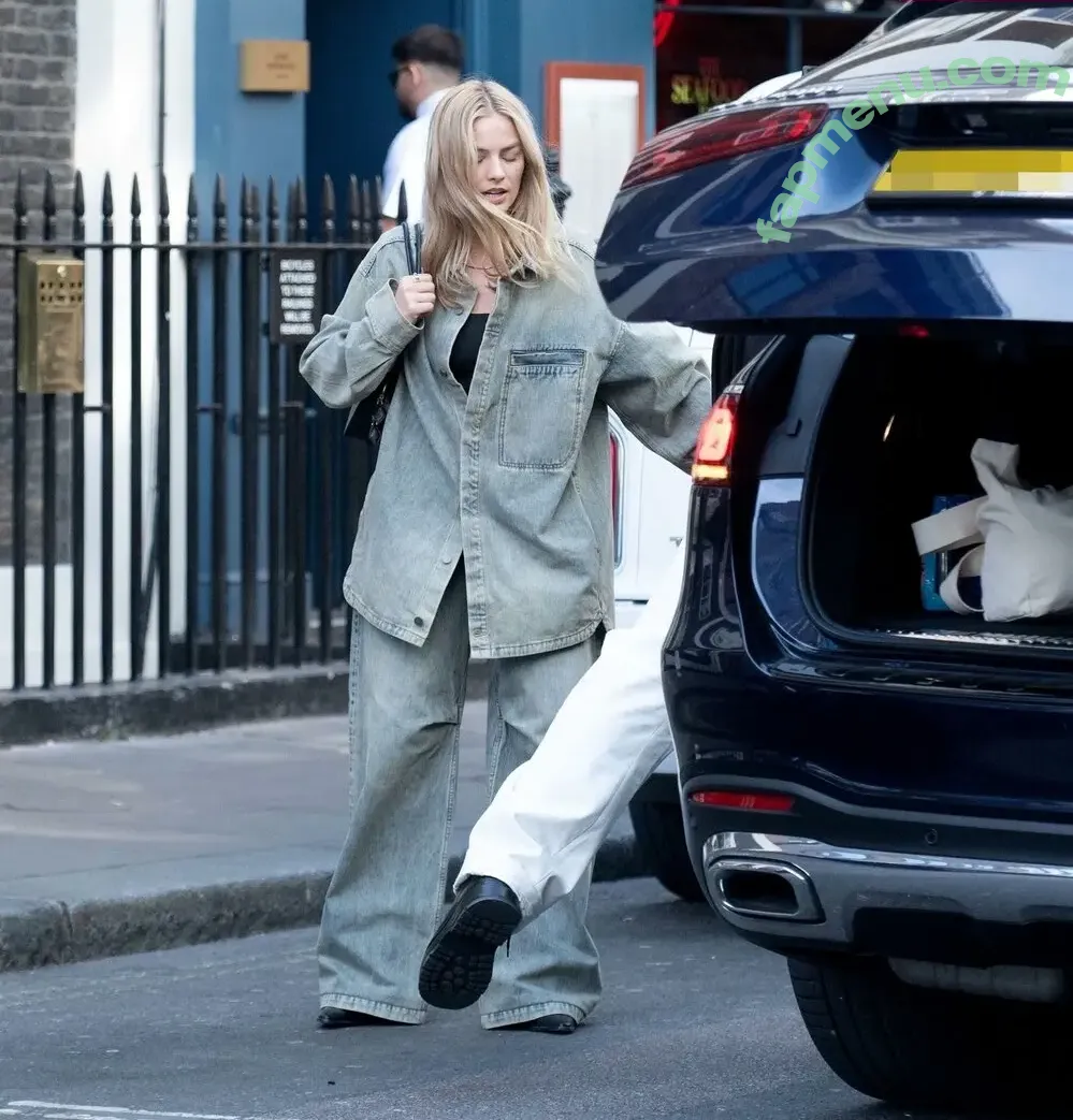 Margot Robbie nude photo #3479 (margotrobbie / margotrobbieofficial)