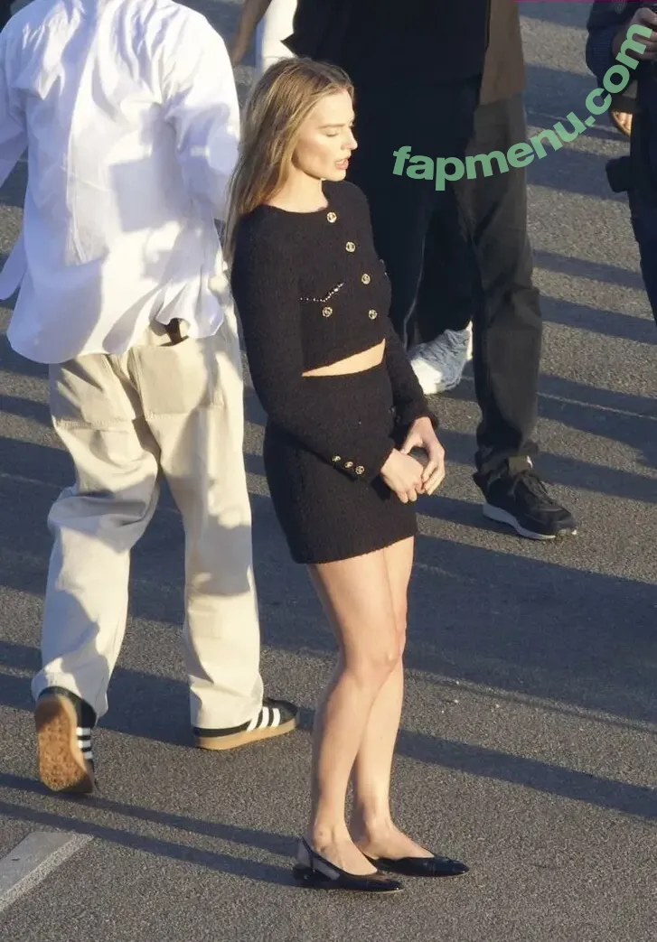 Margot Robbie nude photo #3560 (margotrobbie / margotrobbieofficial)