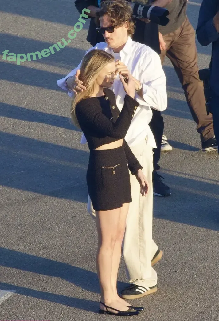 Margot Robbie nude photo #3563 (margotrobbie / margotrobbieofficial)