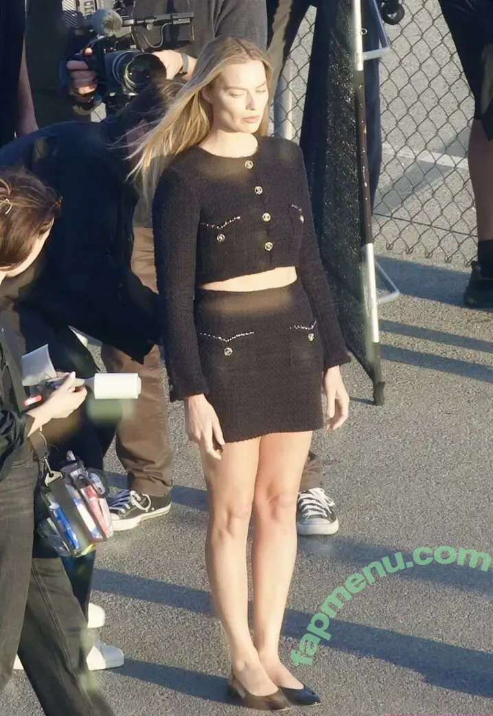 Margot Robbie nude photo #3567 (margotrobbie / margotrobbieofficial)