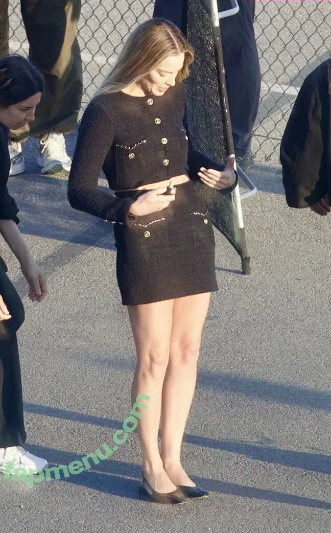 Margot Robbie nude photo #3568 (margotrobbie / margotrobbieofficial)