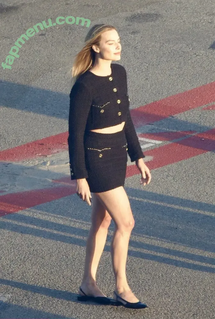 Margot Robbie nude photo #3573 (margotrobbie / margotrobbieofficial)