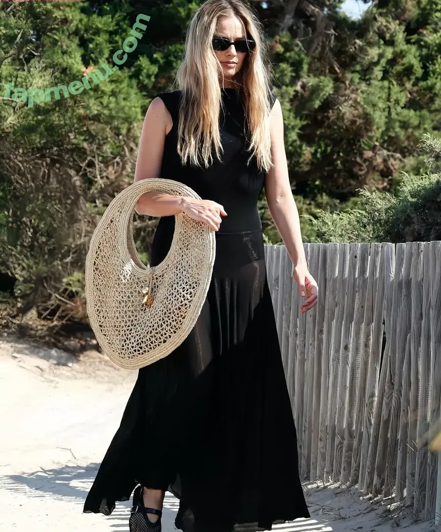 Margot Robbie nude photo #3635 (margotrobbie / margotrobbieofficial)