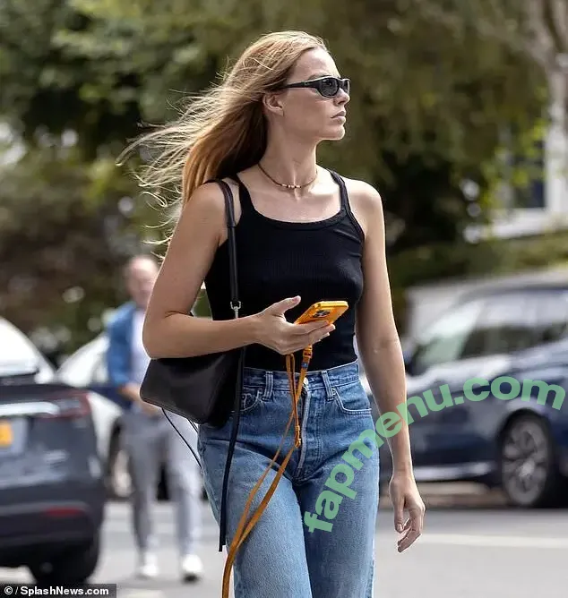 Margot Robbie nude photo #3641 (margotrobbie / margotrobbieofficial)