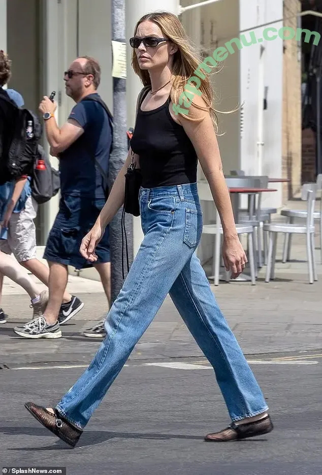 Margot Robbie nude photo #3646 (margotrobbie / margotrobbieofficial)