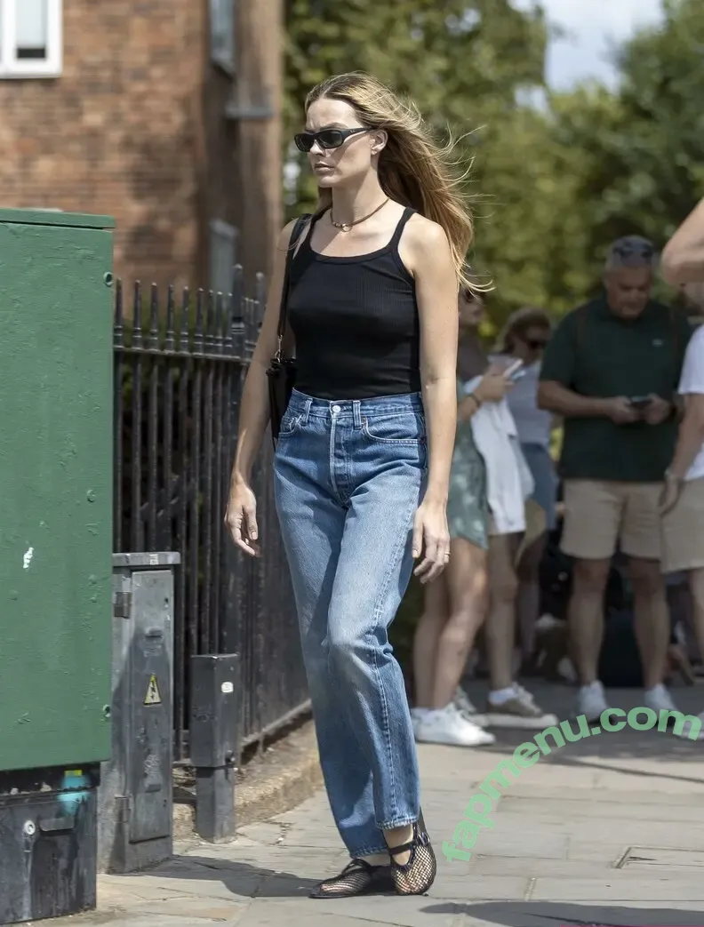 Margot Robbie nude photo #3656 (margotrobbie / margotrobbieofficial)