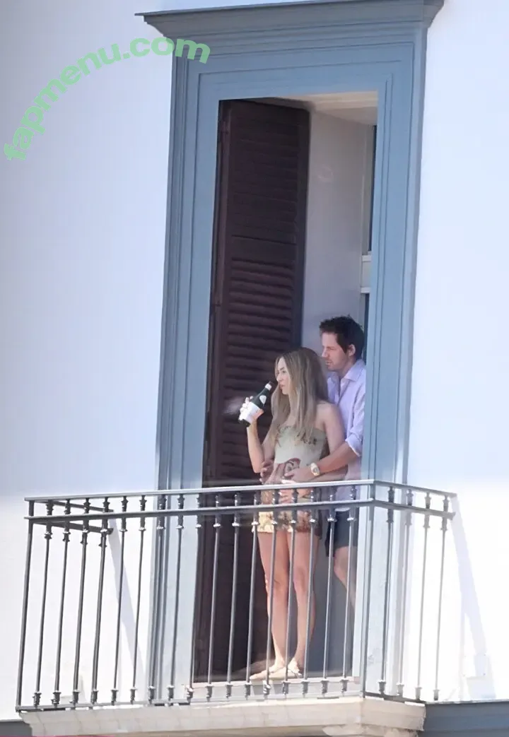 Margot Robbie nude photo #3717 (margotrobbie / margotrobbieofficial)