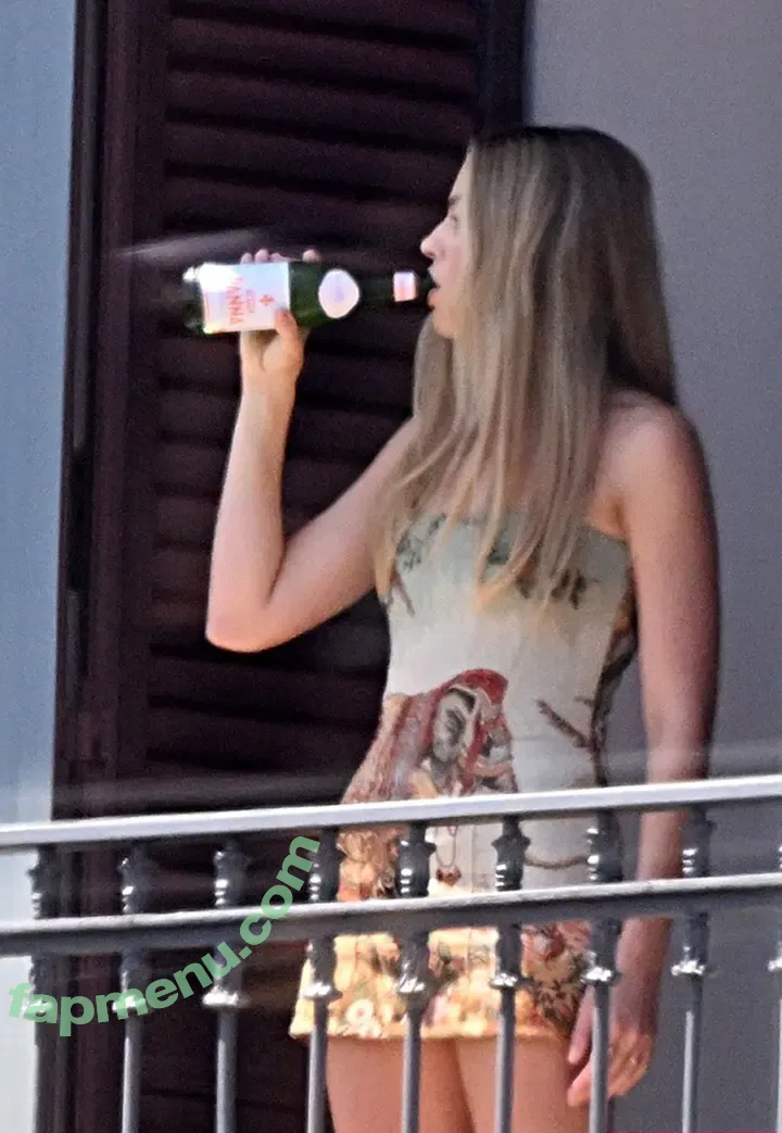 Margot Robbie nude photo #3730 (margotrobbie / margotrobbieofficial)