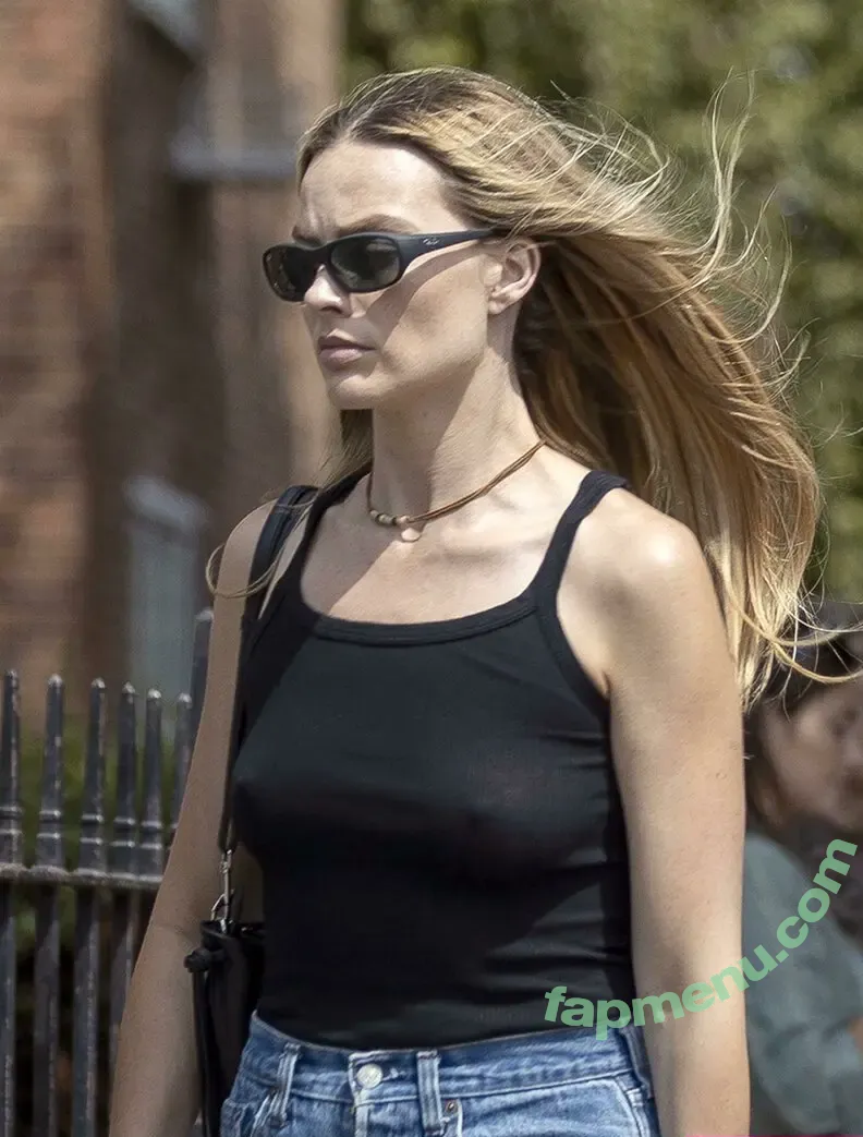 Margot Robbie nude photo #3752 (margotrobbie / margotrobbieofficial)