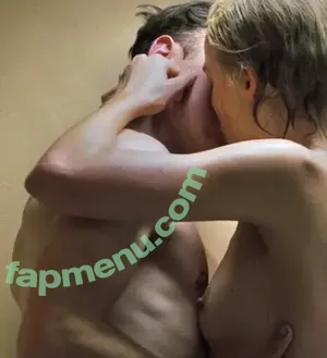Margot Robbie / margotrobbieofficial nude photo #4065
