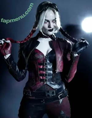 Margot Robbie / margotrobbieofficial nude photo #4075