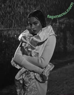 Margot Robbie / margotrobbie / margotrobbieofficial nude photo #4113