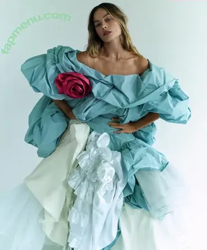 Margot Robbie / margotrobbie / margotrobbieofficial nude photo #4117