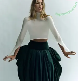 Margot Robbie / margotrobbie / margotrobbieofficial nude photo #4134