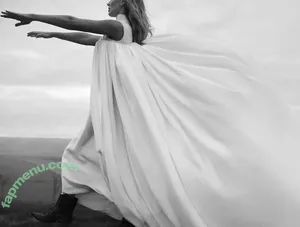 Margot Robbie / margotrobbie / margotrobbieofficial nude photo #4136