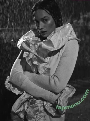 Margot Robbie / margotrobbie / margotrobbieofficial nude photo #4137