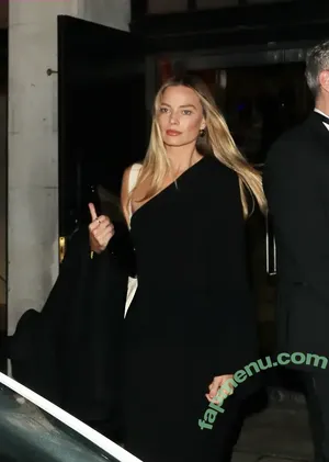 Margot Robbie / margotrobbie / margotrobbieofficial nude photo #4151