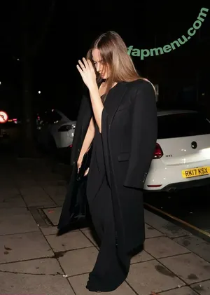 Margot Robbie / margotrobbie / margotrobbieofficial nude photo #4154