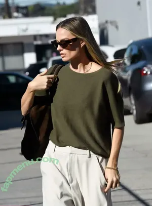 Margot Robbie / margotrobbie / margotrobbieofficial nude photo #4246