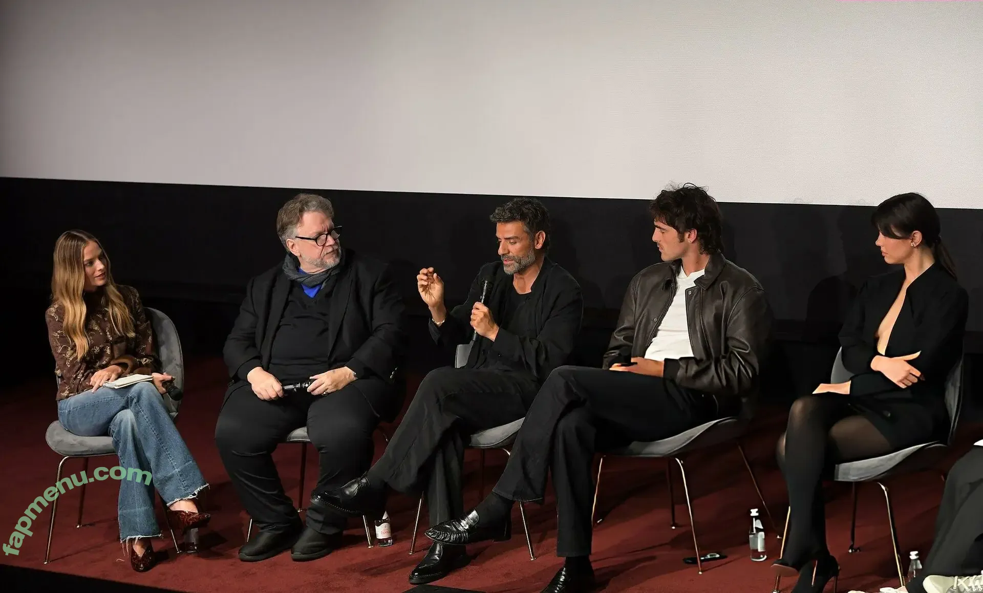 Margot Robbie nude photo #4105 (margotrobbieofficial)