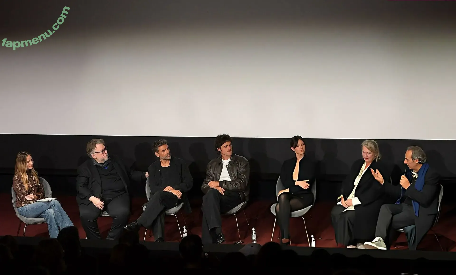 Margot Robbie nude photo #4106 (margotrobbieofficial)