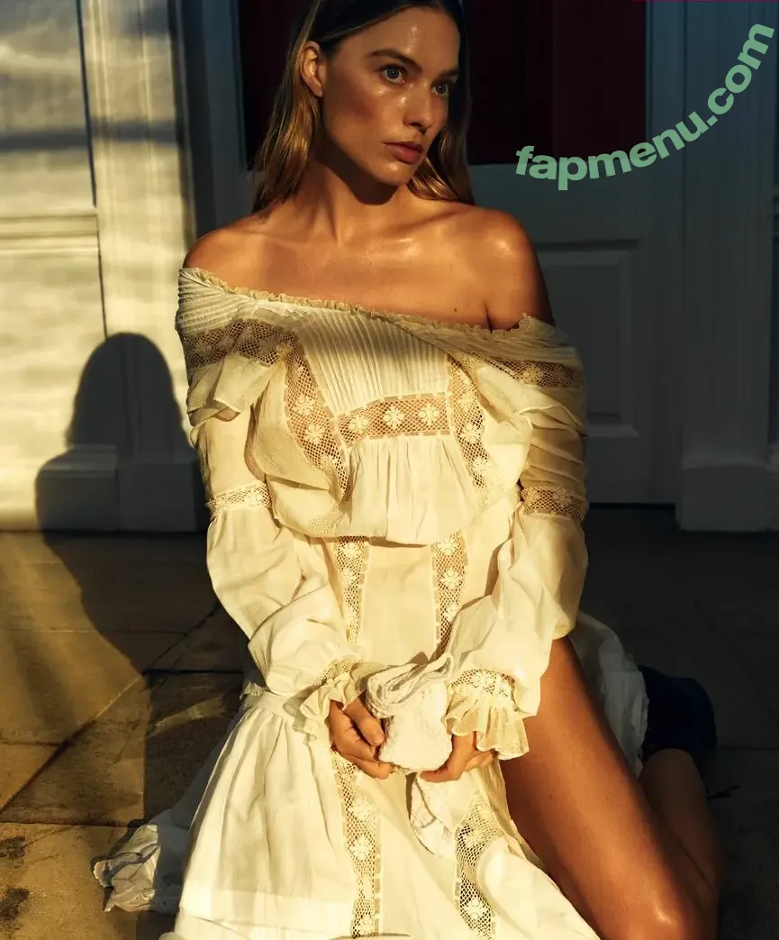 Margot Robbie nude photo #4121 (margotrobbie / margotrobbieofficial)