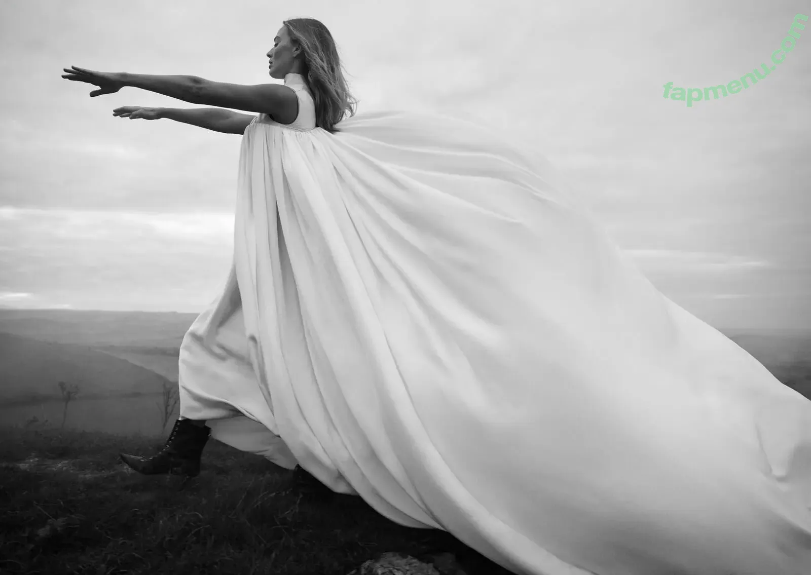 Margot Robbie nude photo #4122 (margotrobbie / margotrobbieofficial)