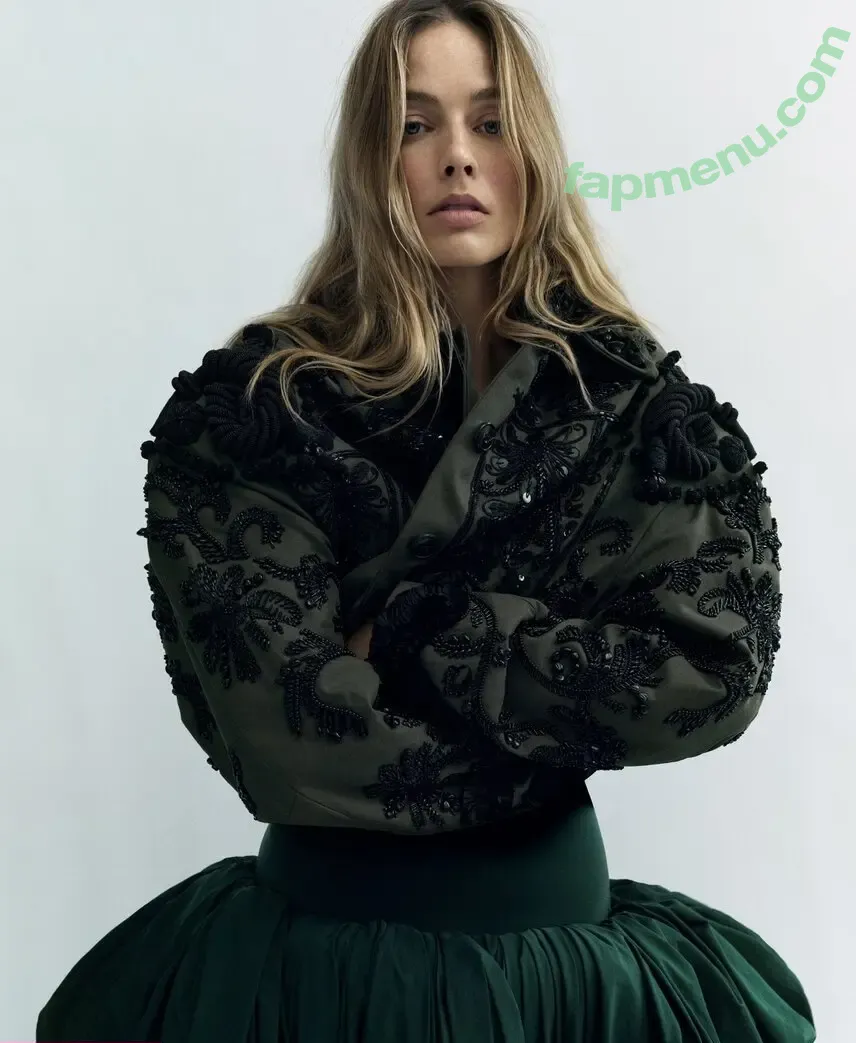 Margot Robbie nude photo #4140 (margotrobbie / margotrobbieofficial)