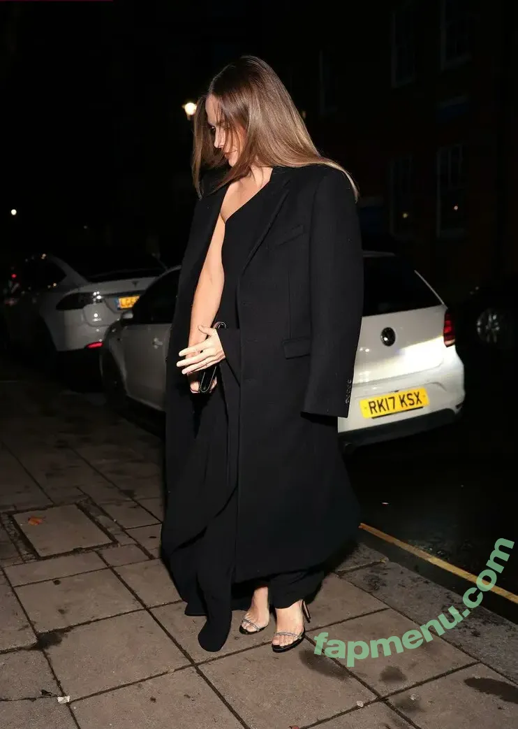 Margot Robbie nude photo #4156 (margotrobbie / margotrobbieofficial)