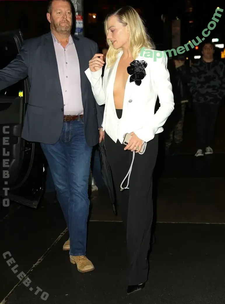 Margot Robbie nude photo #4233 (margotrobbie / margotrobbieofficial)