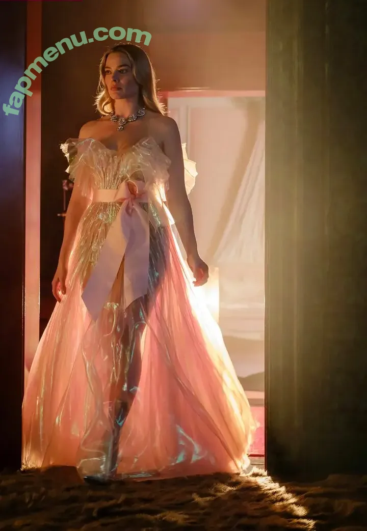 Margot Robbie nude photo #4269 (margotrobbie / margotrobbieofficial)