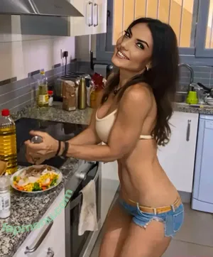 Mari Cielo Pajares / mcpajares nude photo #0031