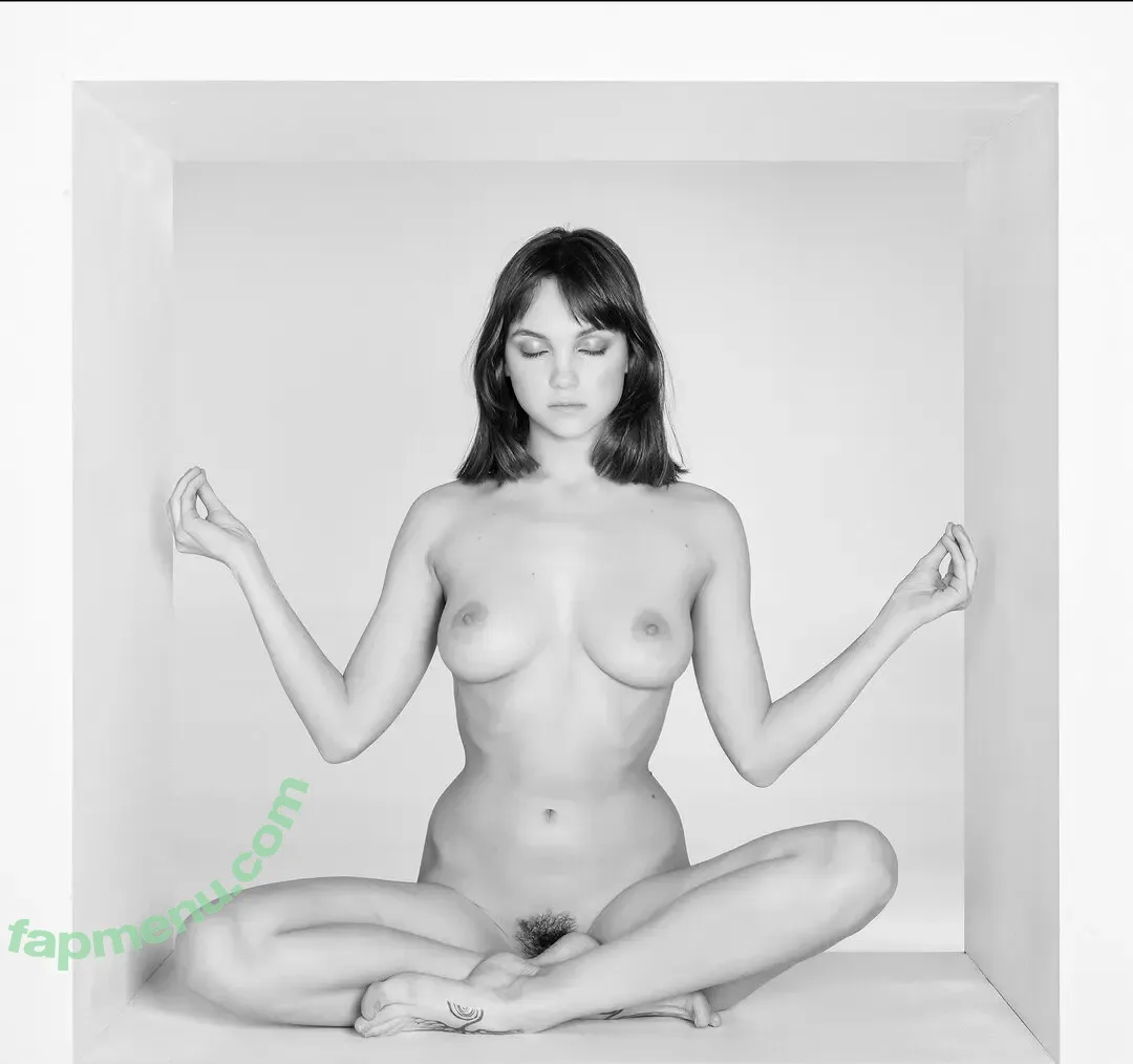 Maria Demina nude photo #0405 (_mr_dmn_ / ohwhatawoman)