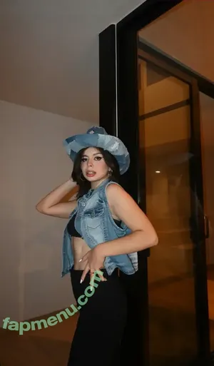 Maria Laura Trotta / mlauratp nude photo #0026